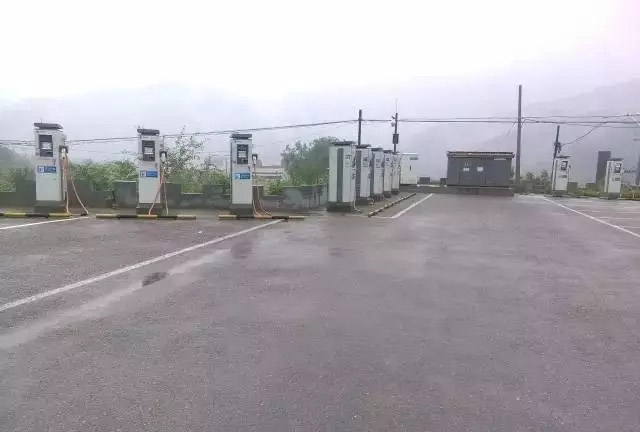 懷柔九渡河水長(zhǎng)城公共充電點(diǎn)