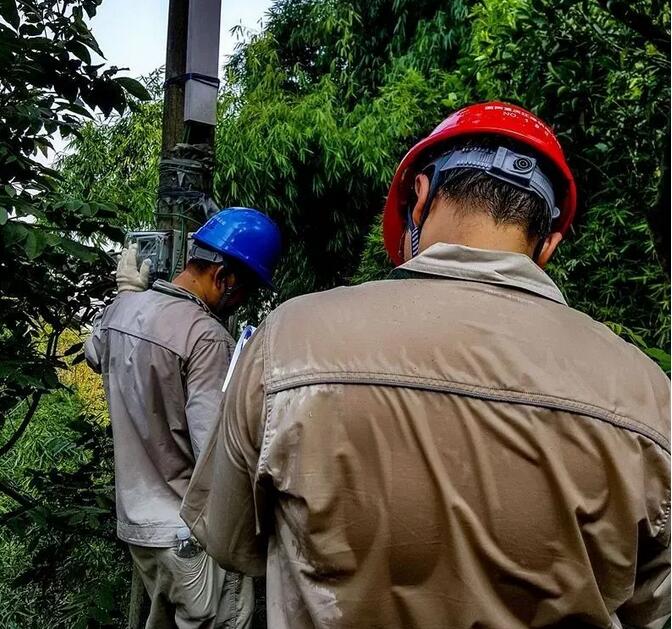 18省電網(wǎng)告急! 夏天里命是他們給的